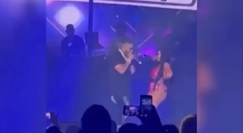 Nelly performs with Ashanti after Irv Gotti spoke on them