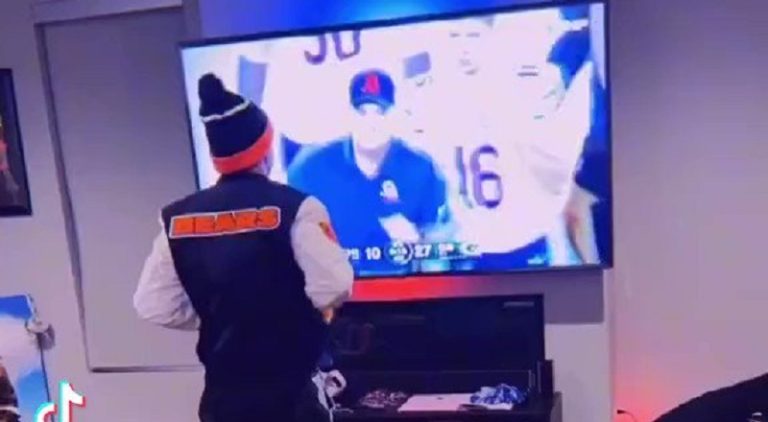 Chicago Bears fan cries after team loses and kicks girlfriend out