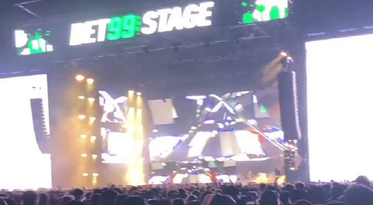Chromazz booed and hit with toilet paper at Rolling Loud