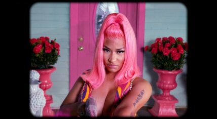 Nicki Minaj releases "Super Freaky Girl" video