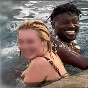 Antonio Brown exposes himself at pool in Dubai