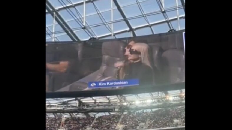 Kim Kardashian gets booed by crowd at Cowboys vs Rams game