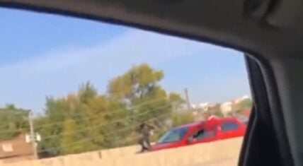 Man gets carjacked at rifle point on Chicago freeway