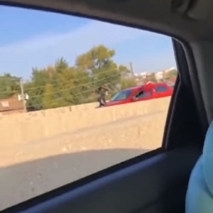 Man gets carjacked at rifle point on Chicago freeway