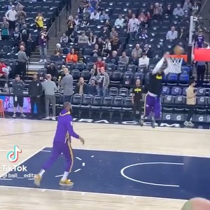 Russell Westbrook misses dunk during Lakers' shootaround