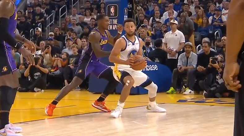 Steph Curry loses Lonnie Walker with the Dream Shake