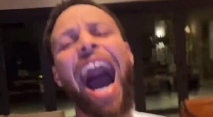 Steph Curry wakes his son celebrating Damion Lee's game winner