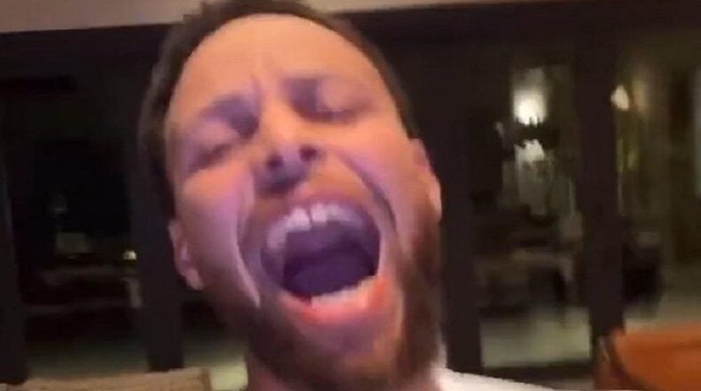 Steph Curry wakes his son celebrating Damion Lee's game winner