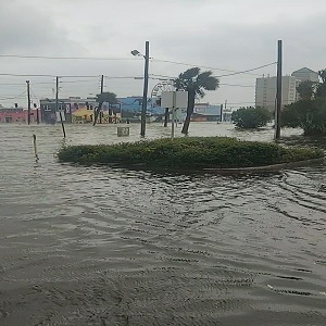 Wilmington NC streets left flooded due to Hurricane Ian