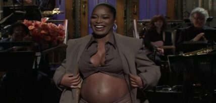 Keke Palmer announces pregnancy during Saturday Night Live