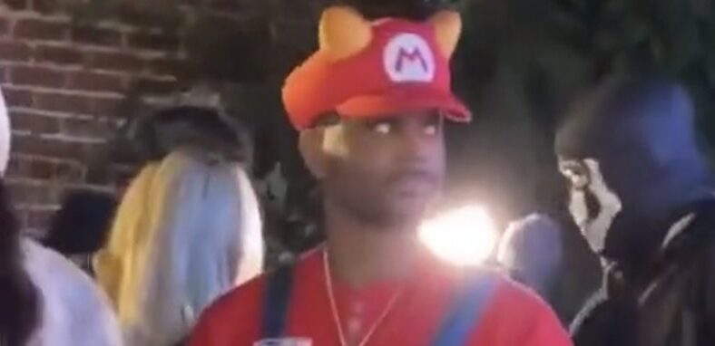 Bryson Tiller hilariously reacts to "Exchange" intro by DJ at a party