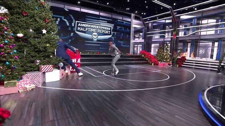 Kenny Smith pushes Shaq into Christmas tree on set
