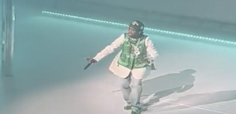 Lil Uzi Vert performs "Just Wanna Rock" at Drake's NYC concert