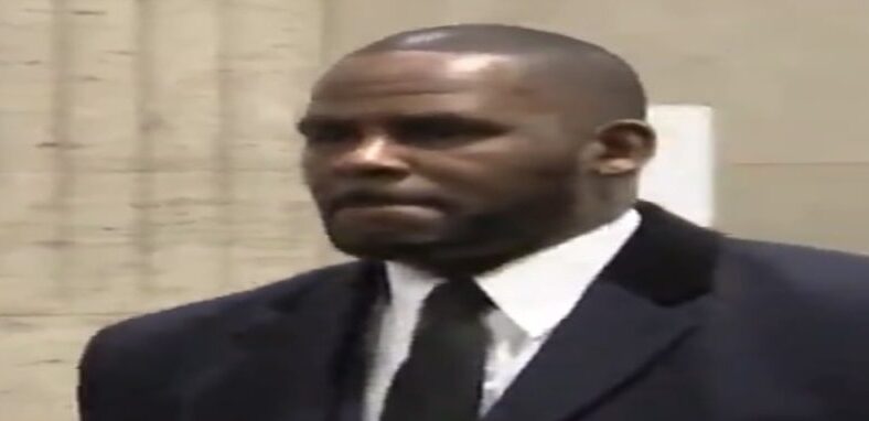 R. Kelly's 10 sex abuse charges in Chicago get dropped