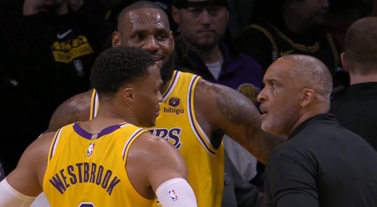 Russell Westbrook berates Laker coaches midgame