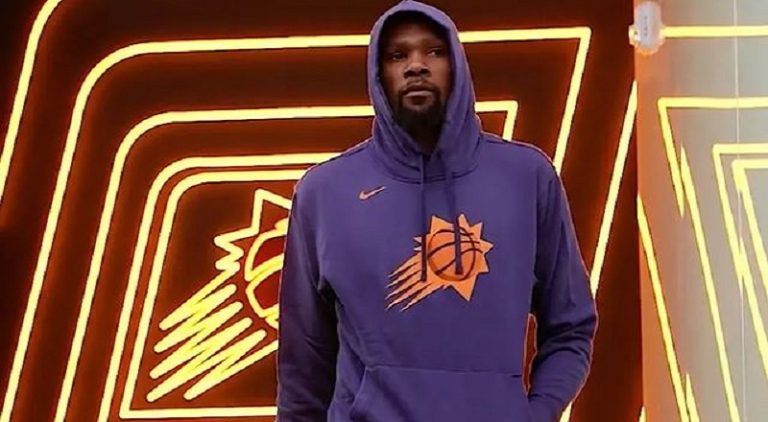 Kevin Durant makes his debut wearing Phoenix Suns gear