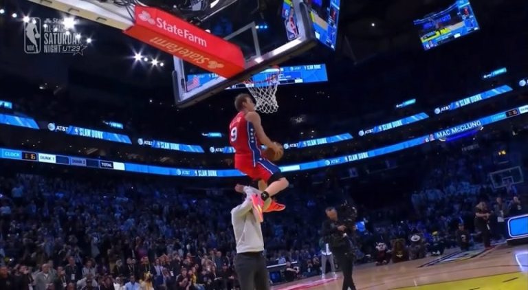 Mac McClung impresses Giannis at the Slam Dunk Contest