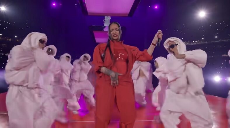 Rihanna had more viewers than the Super Bowl with halftime show