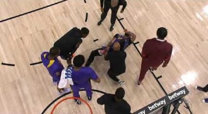 Anthony Davis injures ankle against Minnesota Timberwolves