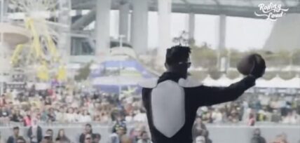 Antonio Brown has one-handed football catch at Rolling Loud set