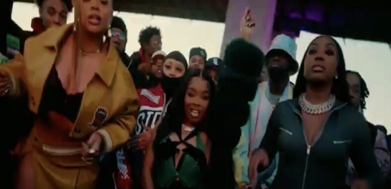 Lola Brooke releases video for "Don't Play With It" remix