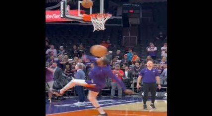 Kevin Durant injures his ankle during warmups before game