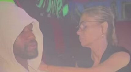 Floyd Mayweather has women waiting in line to dance for him
