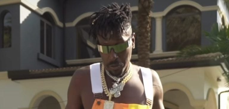 Antonio Brown proves that he paid latest owed child support
