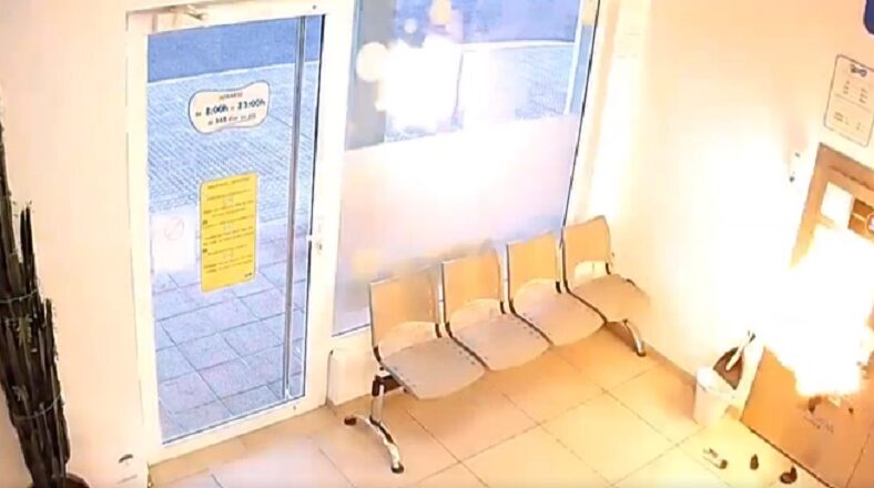 Laundromat washing machine explodes washing clothes