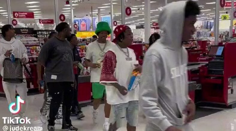 Lil Baby and his crew get spotted by fans in Target