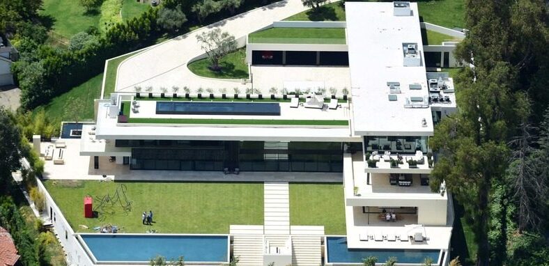 Beyoncé and Jay Z keeping Bel-Air Mansion after Malibu purchase