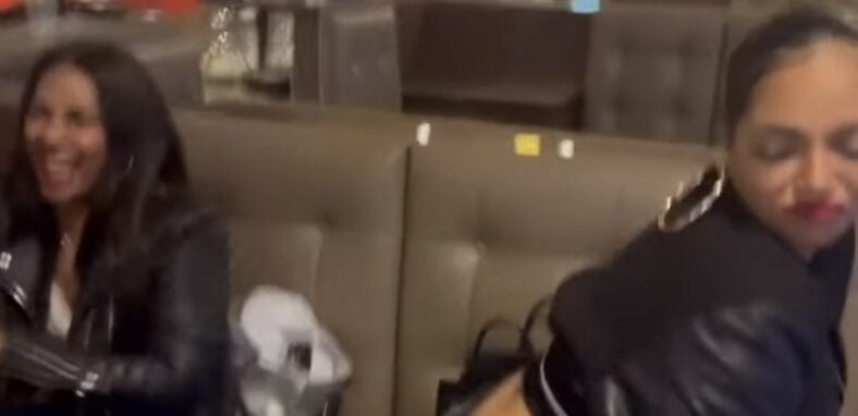 Ashanti twerks at Atlanta bowling alley while with mom