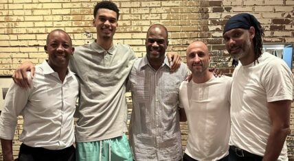 Victor Wembanyama meets Spurs legends including Tim Duncan