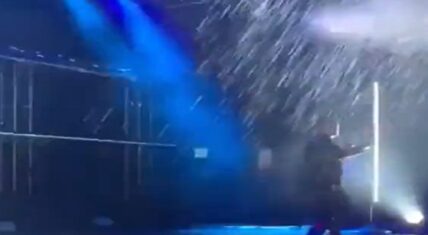 Drake fans throw beer at Pusha T while he performs