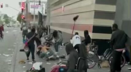 Homeless people get into a fight on San Francisco street