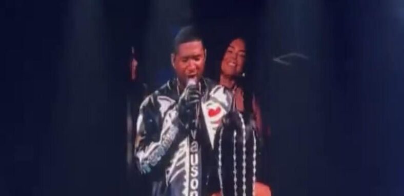 Usher sings to Saweetie during Las Vegas concert