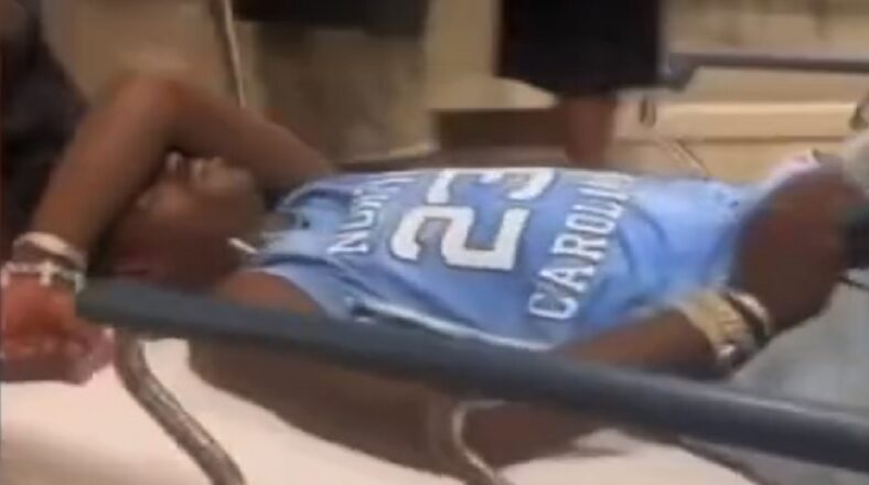 Kodak Back rushed to the hospital in a stretcher