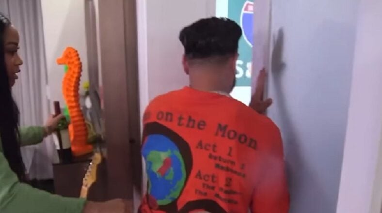 Pauly D breaks door to help girlfriend win fight on Jersey Shore