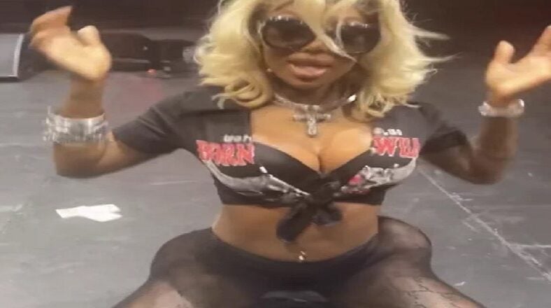 Summer Walker's hips have gone viral in new twerk video