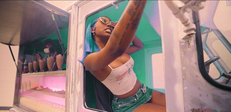 Flo Milli remixes Kelis' "Milkshake" on "Hot Box"