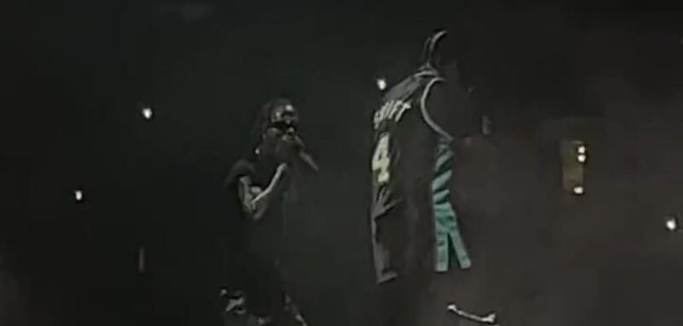 Travis Scott and Drake perform "Meltdown" for first time 