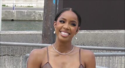 Kelly Rowland has wardrobe malfunction at Paris Fashion Week