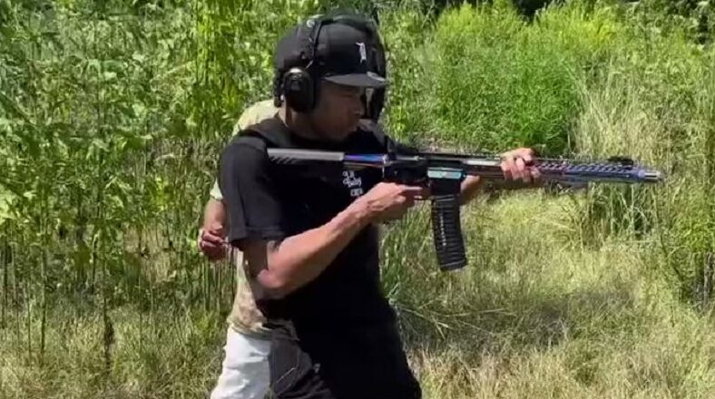 Lil Baby clowned for not being able to handle automatic rifle