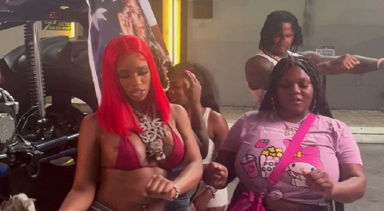 Moneybagg Yo clowned for dancing at Sexyy Red video shoot