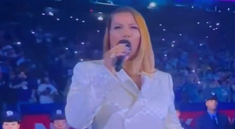 Queen Latifah sings National Anthem at Giants-Cowboys game