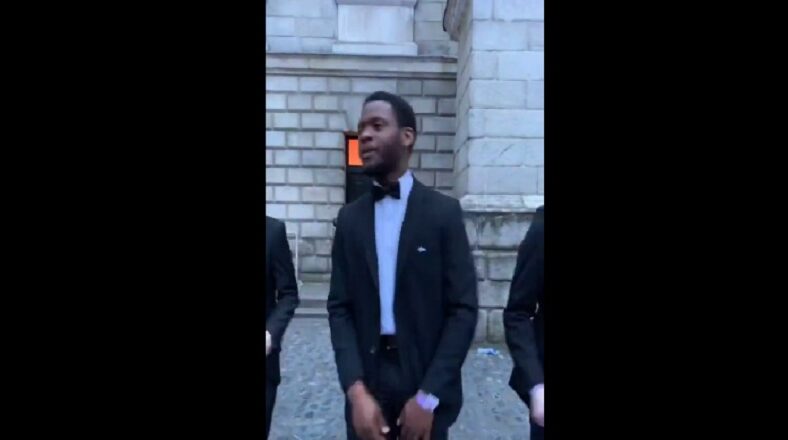 White guys do rendition of Sean Kingston Beautiful Girls