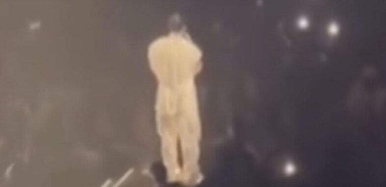 Drake hints at revealing For All The Dogs release date