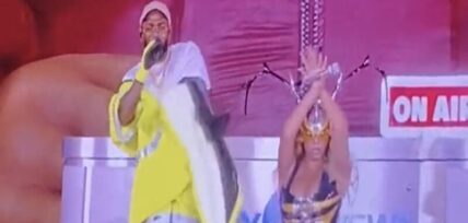 Beyoncé brings out Kendrick Lamar at Los Angeles concert