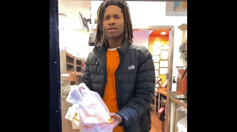 Popeye's worker curses out customer for changing order at window