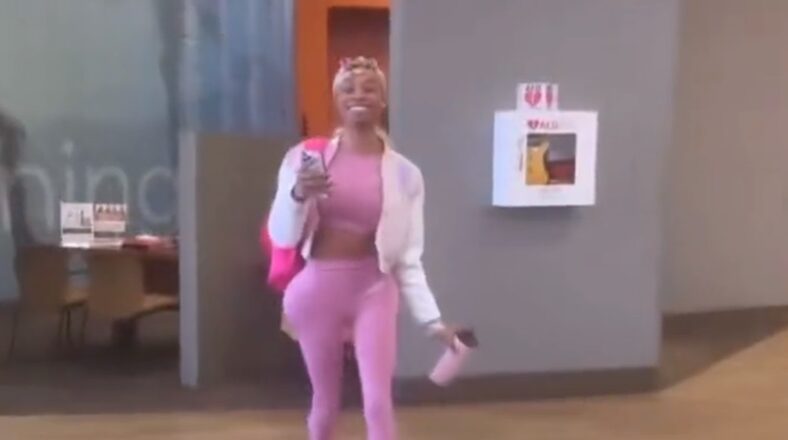Summer Walker posts friend with botched BBL on her IG Story
